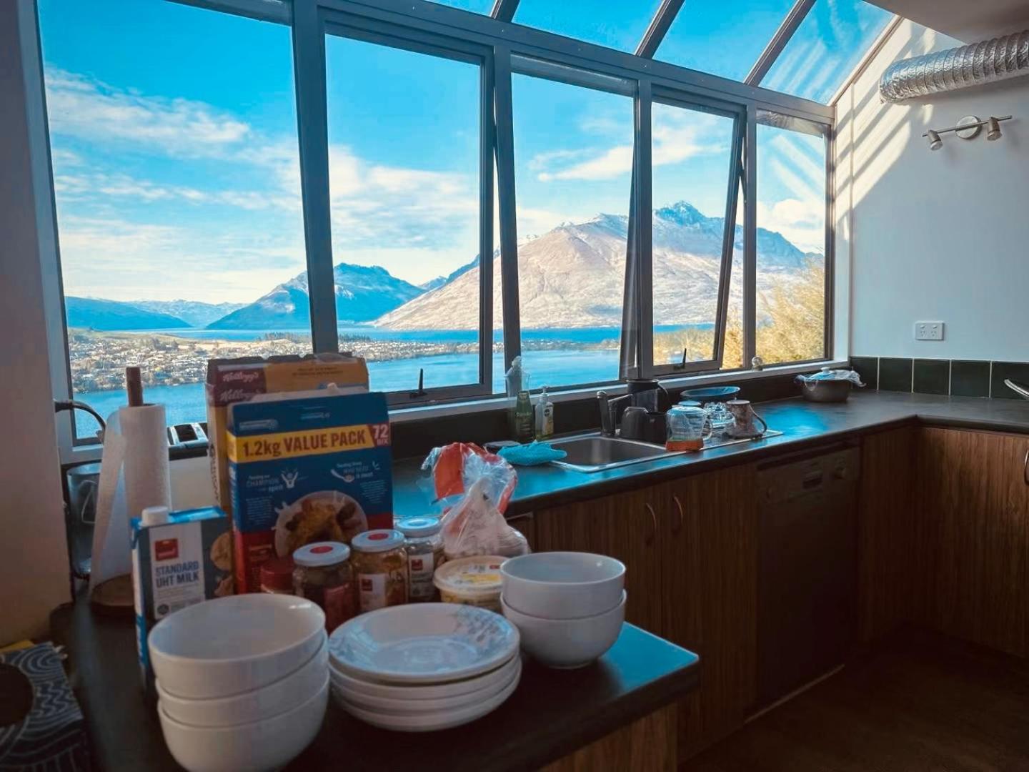 Ming'S Lakeside Goldleaf Suites Queenstown Exterior foto