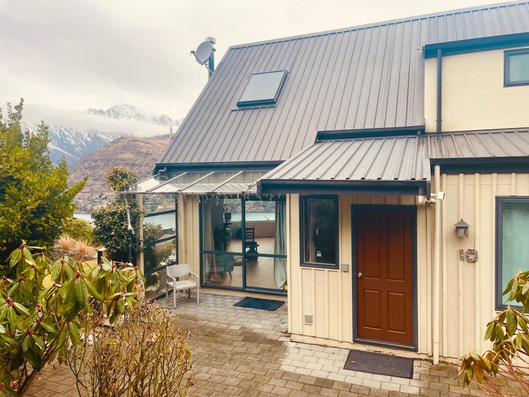 Ming'S Lakeside Goldleaf Suites Queenstown Exterior foto