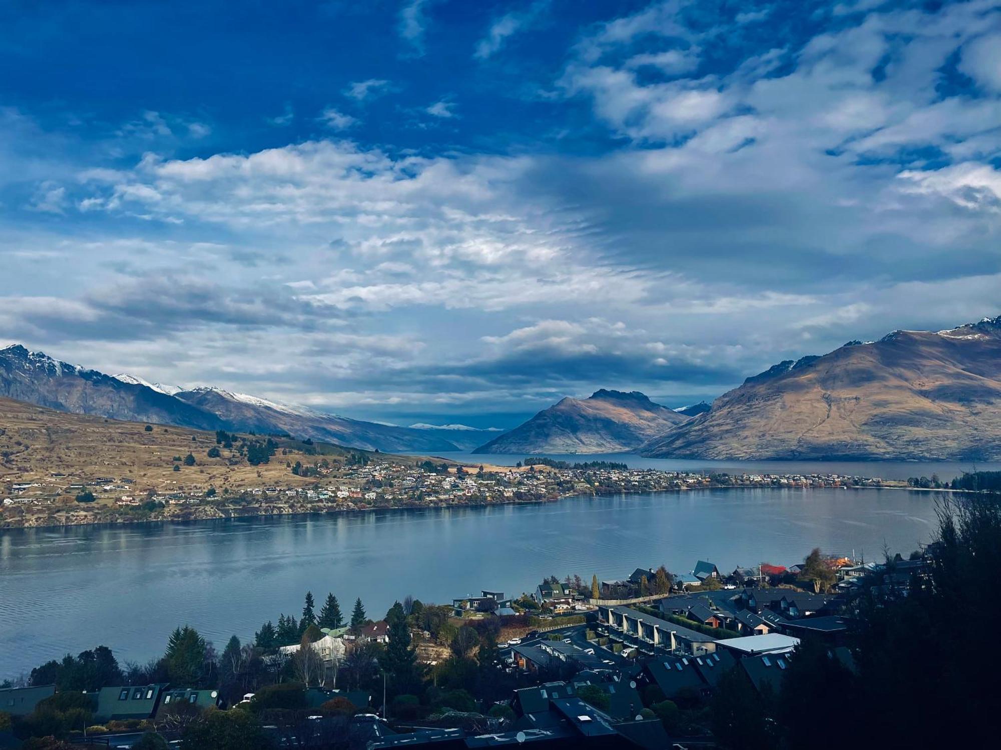 Ming'S Lakeside Goldleaf Suites Queenstown Exterior foto
