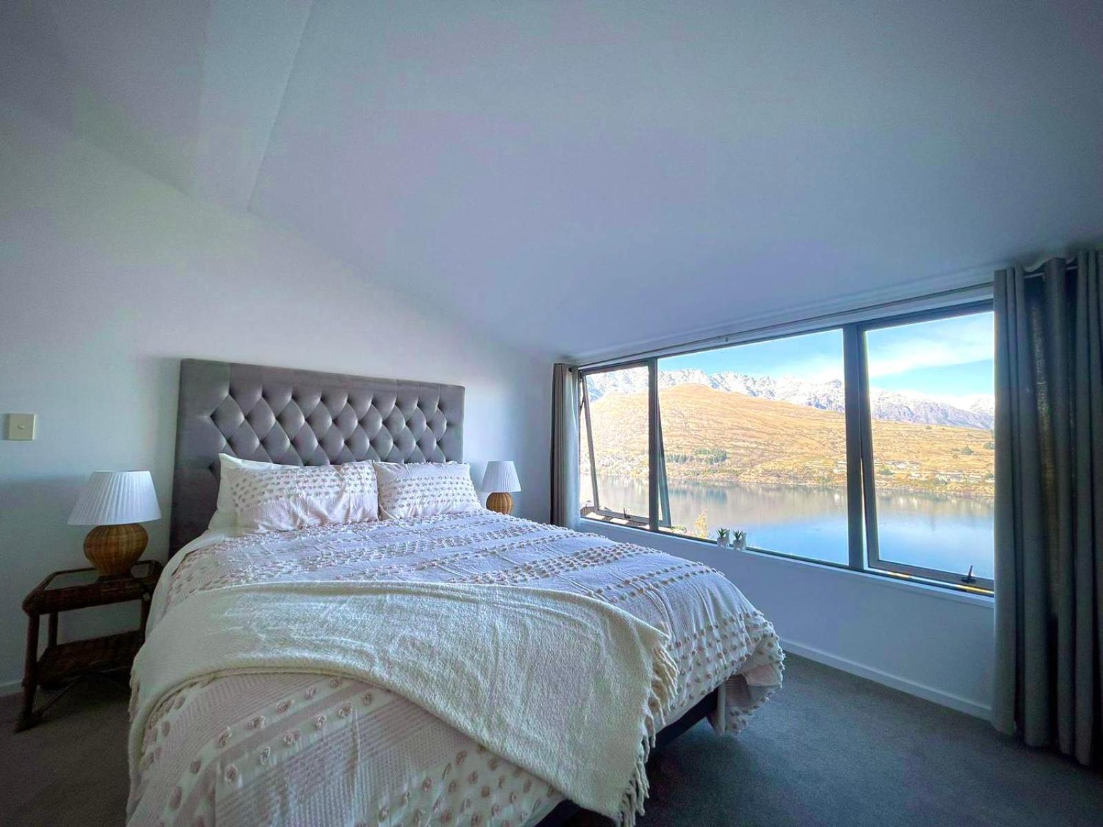 Ming'S Lakeside Goldleaf Suites Queenstown Exterior foto